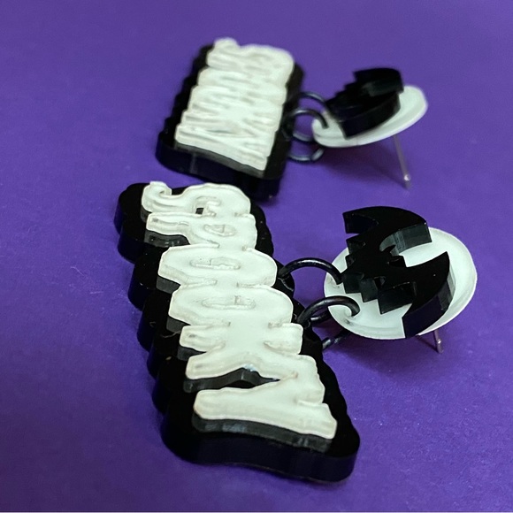 Glow in the Dark Spooky Earrings - Picture 5 of 5